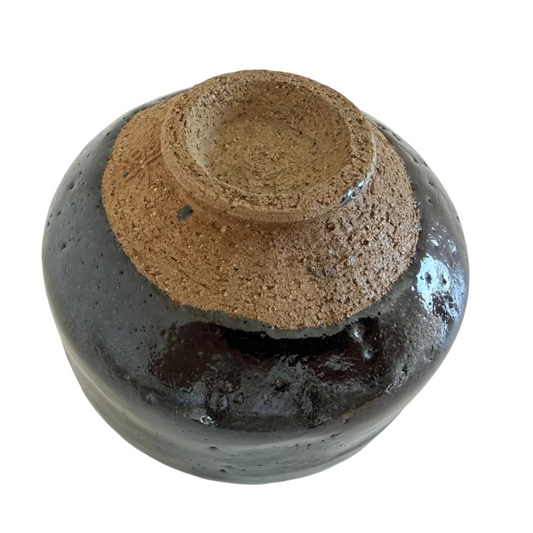 Schwarze Raku Chawan mit elegantem Fuß (6)
